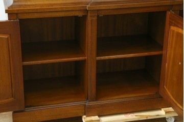 中古　美品　DREXEL HERITAGE(ドレクセルヘリテイジ)　Triune(トライユン)　チャイナ　クラシカルな佇まいのキャビネット　定価約90万円　(R-060689)