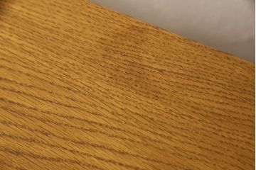 中古　高級品!!　国産手造り　分厚いナラ無垢材が使われた、あたたかみが感じられる大型両袖机(ニーホールデスク、サイドボード、テーブル、在宅ワーク用、在宅用、ワークデスク、オフィスデスク、作業台)(定価推定約65万円)(R-060690)