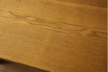 中古　高級品!!　国産手造り　分厚いナラ無垢材が使われた、あたたかみが感じられる大型両袖机(ニーホールデスク、サイドボード、テーブル、在宅ワーク用、在宅用、ワークデスク、オフィスデスク、作業台)(定価推定約65万円)(R-060690)