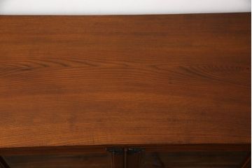 中古　超美品!!　展示品　繊細なデザインの金具が和の雰囲気を高める水屋箪笥サイドボード(食器棚、カップボード、収納棚、戸棚、飾り棚、サイドキャビネット)(定価約60万円)(R-060692)