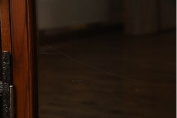 中古　超美品!!　展示品　繊細なデザインの金具が和の雰囲気を高める水屋箪笥サイドボード(食器棚、カップボード、収納棚、戸棚、飾り棚、サイドキャビネット)(定価約60万円)(R-060692)