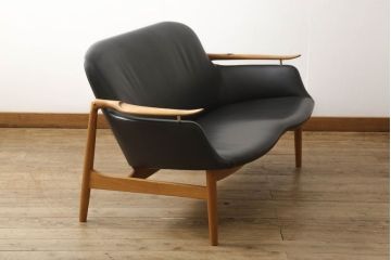中古　美品　絶版品　キタニ(KITANI)　サクラ(桜)材　フィン・ユールデザイン　FJ-02　美しいデザインが魅力の本革2人掛けソファ(レザー、2P、二人掛け)(定価約108万円)(R-060693)