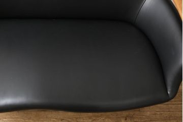 中古　美品　絶版品　キタニ(KITANI)　サクラ(桜)材　フィン・ユールデザイン　FJ-02　美しいデザインが魅力の本革2人掛けソファ(レザー、2P、二人掛け)(定価約108万円)(R-060693)