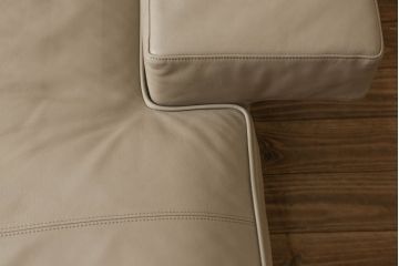 中古　美品　arflex(アルフレックス)　GRAN(グラン)　シンプルモダンな空間づくりに活躍する本革3人掛けソファ(レザー、3P、2人掛け、2P、カウチソファ)(定価約200万円)(R-060694)