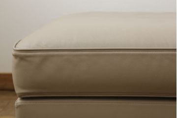 中古　美品　arflex(アルフレックス)　GRAN(グラン)　シンプルモダンな空間づくりに活躍する本革3人掛けソファ(レザー、3P、2人掛け、2P、カウチソファ)(定価約200万円)(R-060694)