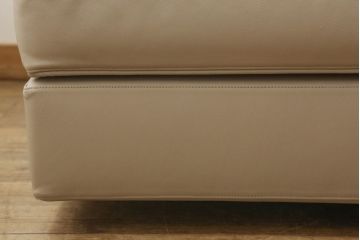 中古　美品　arflex(アルフレックス)　GRAN(グラン)　シンプルモダンな空間づくりに活躍する本革3人掛けソファ(レザー、3P、2人掛け、2P、カウチソファ)(定価約200万円)(R-060694)