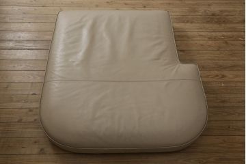 中古　美品　arflex(アルフレックス)　GRAN(グラン)　シンプルモダンな空間づくりに活躍する本革3人掛けソファ(レザー、3P、2人掛け、2P、カウチソファ)(定価約200万円)(R-060694)
