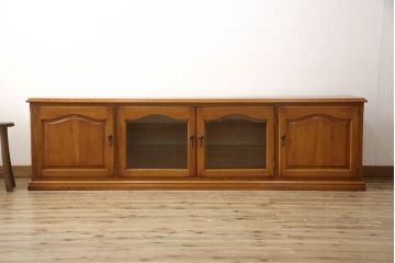 中古　美品　希少　特大　横浜ダニエル(daniel)　テレビ台は希少!!　中古でなかなか出ません!　温かみのある色合いと品のある佇まいが魅力のテレビ台(ローボード、キャビネット、収納棚、戸棚、テレビボード、リビングボード)(定価約85万円)(R-060700)