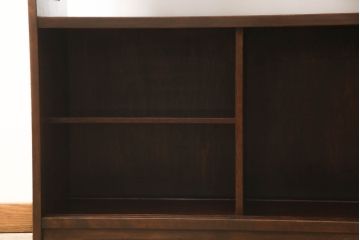 中古　九州民芸家具　クズ布張りの引き戸が味わい深い茶棚(茶箪笥、飾り棚、収納棚、戸棚、キャビネット)(R-060701)