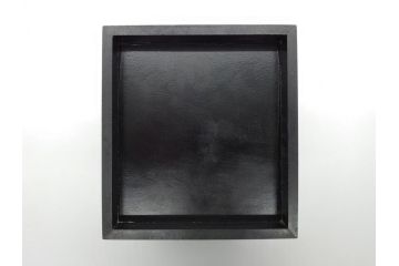 中古　伝統工芸　輪島塗り　凝ったデザインの引手金具と品のある花の絵柄が魅力の小引き出し(チェスト、小物収納、卓上収納)(定価約20万円)(R-060703)です。