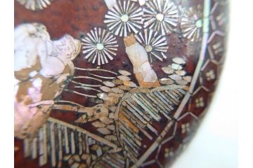 古い　虹色光沢が美しい螺鈿碁笥　碁石(蛤、那智黒、囲碁、箱付)(R-060705)