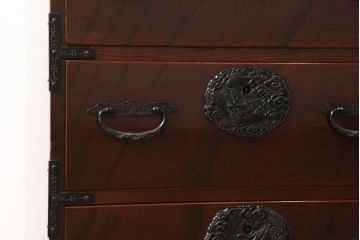 中古　美品　民芸家具　渡辺家具店　木地呂塗りの美しい仙台箪笥(和タンス、桐箪笥、桐たんす、引き出し、チェスト)(R-060707)