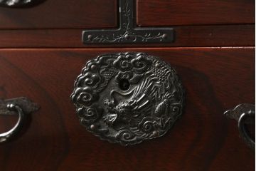 中古　美品　民芸家具　渡辺家具店　木地呂塗りの美しい仙台箪笥(和タンス、桐箪笥、桐たんす、引き出し、チェスト)(R-060707)