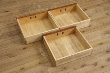 中古　岩谷堂箪笥　欅(ケヤキ)材の杢目が美しい!　大振りのサイドボード(茶棚、違い棚、茶箪笥、収納棚)(R-060710)