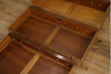 イギリスアンティークの中でも上手物!　高級品　マホガニー材　クロウ&ボール　クラシカルな装飾が魅力的!　ライティングビューロー(簿記机、引き出し、チェスト、在宅用、在宅ワーク用、ワークデスク)(R-060716)