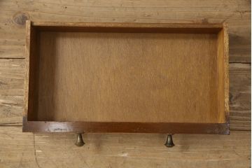 イギリスアンティークの中でも上手物!　高級品　マホガニー材　クロウ&ボール　クラシカルな装飾が魅力的!　ライティングビューロー(簿記机、引き出し、チェスト、在宅用、在宅ワーク用、ワークデスク)(R-060716)