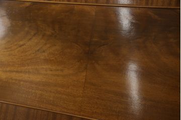 イギリスアンティークの中でも上手物!　高級品　マホガニー材　クロウ&ボール　クラシカルな装飾が魅力的!　ライティングビューロー(簿記机、引き出し、チェスト、在宅用、在宅ワーク用、ワークデスク)(R-060716)