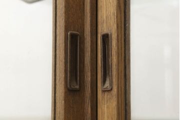 和製アンティーク　ナラ(楢)材　懐かしい雰囲気漂うL型ガラスケース(Gケース、カウンター、ショーケース、曲げガラス、Rガラス、キャビネット、飾り棚、陳列棚、店舗什器)(R-060718)