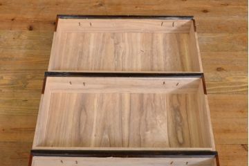 和製アンティーク 超美品!! 明治大正期 味を増した打ち出し金具が重厚な雰囲気を醸し出す庄内小箪笥(庄内箪笥、引き出し、サイドチェスト、収納箪笥)(R-060722)