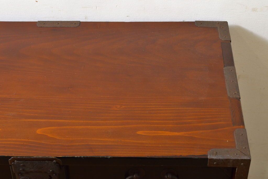 和製アンティーク 超美品!! 明治大正期 味を増した打ち出し金具が重厚な雰囲気を醸し出す庄内小箪笥(庄内箪笥、引き出し、サイドチェスト、収納箪笥)(R-060722)