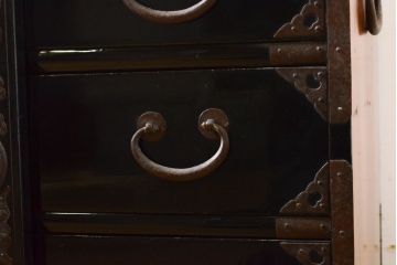 和製アンティーク 超美品!! 明治大正期 味を増した打ち出し金具が重厚な雰囲気を醸し出す庄内小箪笥(庄内箪笥、引き出し、サイドチェスト、収納箪笥)(R-060722)