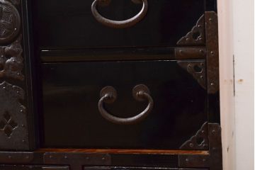 和製アンティーク 超美品!! 明治大正期 味を増した打ち出し金具が重厚な雰囲気を醸し出す庄内小箪笥(庄内箪笥、引き出し、サイドチェスト、収納箪笥)(R-060722)