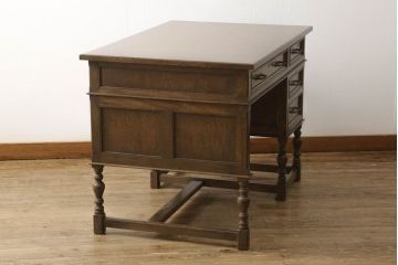 中古　神戸洋家具　ナラ材　挽き物脚が上品な雰囲気を醸し出す片袖机(在宅ワーク用、在宅用、ワークデスク、オフィスデスク、テーブル)(R-060723)