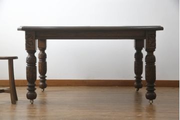 イギリスアンティーク　オーク材　脚の凝った彫刻が魅力的な伸長式ダイニングテーブル(エクステンションテーブル、ドローリーフテーブル、4人掛け、6人掛け、食卓)(R-060725)