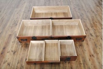 和製アンティーク　超美品　上手物!!　前面欅(ケヤキ)材　中桐　細やかなデザインの金具が目を惹く六丁引き重ね庄内箪笥(衣装箪笥、収納箪笥、桐箪笥、桐たんす、和タンス、引き出し)(R-060727)