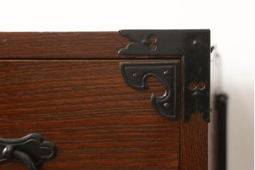 和製アンティーク　超美品　上手物!!　前面欅(ケヤキ)材　中桐　細やかなデザインの金具が目を惹く庄内箪笥ローボード(衣装箪笥、収納箪笥、桐箪笥、桐たんす、和タンス、引き出し)(R-060729)