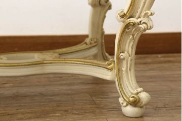 中古　イタリア高級家具　SILIK(シリック)　ロココ調　優雅で上品な空間づくりにぴったりなセンターテーブル(ローテーブル、ソファテーブル、リビングテーブル)(定価約42万円)(R-060731)
