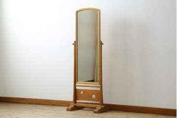中古　美品　屋久杉　透かし彫りが和の雰囲気を高める姿見　(R-060732)