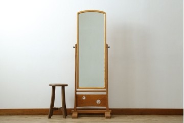 中古　美品　屋久杉　透かし彫りが和の雰囲気を高める姿見　(R-060732)
