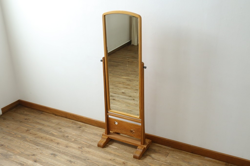 中古　美品　屋久杉　透かし彫りが和の雰囲気を高める姿見　(R-060732)
