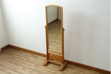中古　美品　屋久杉　透かし彫りが和の雰囲気を高める姿見　(R-060732)