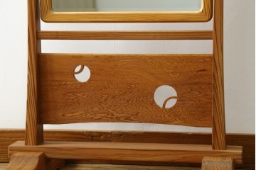 中古　美品　屋久杉　透かし彫りが和の雰囲気を高める姿見　(R-060732)