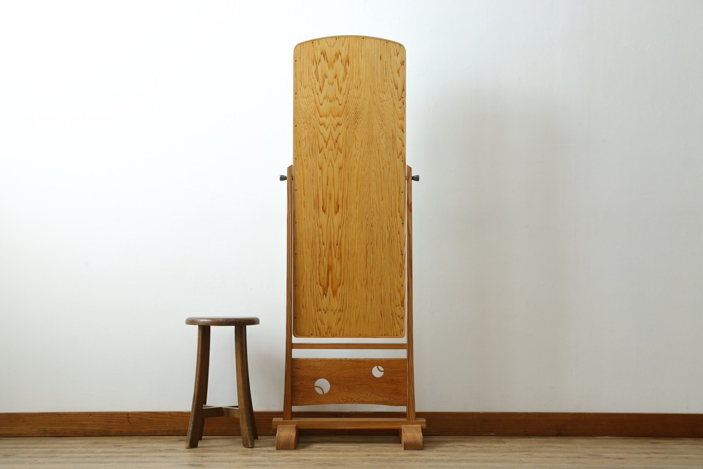 中古　美品　屋久杉　透かし彫りが和の雰囲気を高める姿見　(R-060732)