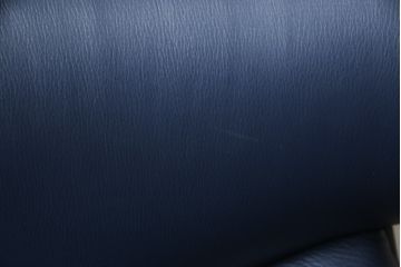 中古　デンマーク　Hans J Wegner(ハンス・J・ウェグナー)デザイン　EJ 100　ユニークなデザインが空間のアクセントになる本革オックスチェア(1人掛けソファ、サロンチェア、1P、レザー、北欧)(定価約170万円)(R-060733)