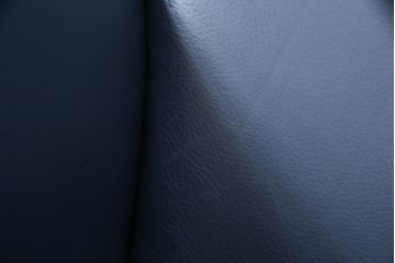 中古　デンマーク　Hans J Wegner(ハンス・J・ウェグナー)デザイン　EJ 100　ユニークなデザインが空間のアクセントになる本革オックスチェア(1人掛けソファ、サロンチェア、1P、レザー、北欧)(定価約170万円)(R-060733)