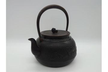 古い正寿堂　宝尽くし紋　打ち出の小槌　小判　縁起の良いモチーフが魅力の鉄瓶(茶道具)(R-060735)