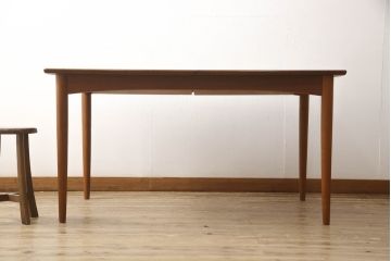 北欧ビンテージ　デンマーク　チーク材　すっきりとした佇まいが魅力的なエクステンションテーブル(ヴィンテージ、ダイニングテーブル、4人掛け、6人掛け、8人掛け、伸長式、食卓、作業台)(R-060746)