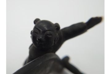 アンティーク　古銅　一生懸命に車を牽く唐子がかわいい御所車薄端(花器、真鍮)(R-060752)