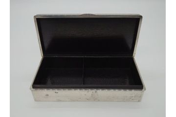 スターリング950　シンプルでスタイリッシュなシガレットケース　小箱　小物入れ(宮本商行)(R-060753)