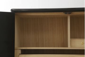 中古　美品　最高級!!　讃岐漆芸　蒟醤(きんま)塗り　緻密なデザインの絵柄が見事な着物箪笥(衣装箪笥、収納箪笥、和タンス、引き出し)(定価約200万円)(R-060773)
