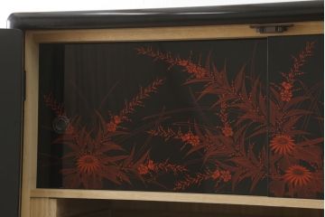 中古　美品　最高級!!　讃岐漆芸　蒟醤(きんま)塗り　緻密なデザインの絵柄が見事な着物箪笥(衣装箪笥、収納箪笥、和タンス、引き出し)(定価約200万円)(R-060773)