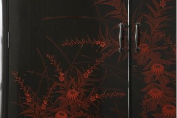 中古　美品　最高級!!　讃岐漆芸　蒟醤(きんま)塗り　緻密なデザインの絵柄が見事な着物箪笥(衣装箪笥、収納箪笥、和タンス、引き出し)(定価約200万円)(R-060773)
