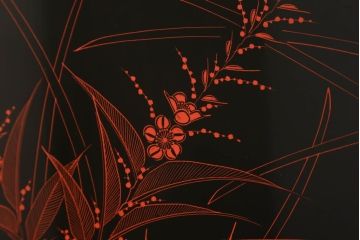 中古　美品　最高級!!　讃岐漆芸　蒟醤(きんま)塗り　緻密なデザインの絵柄が見事な着物箪笥(衣装箪笥、収納箪笥、和タンス、引き出し)(定価約200万円)(R-060773)