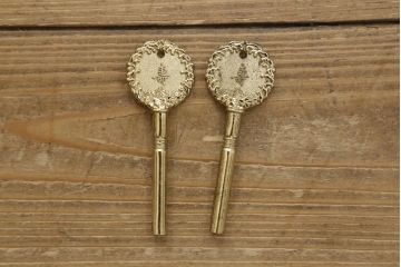 中古　美品　最高級!!　讃岐漆芸　蒟醤(きんま)塗り　緻密なデザインの絵柄が見事な着物箪笥(衣装箪笥、収納箪笥、和タンス、引き出し)(定価約200万円)(R-060773)