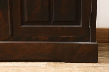 中古　北海道民芸家具　HM165K　高級感漂う上品な佇まいの食器棚(カップボード、キャビネット、収納棚、戸棚)(定価約43万円)(R-060774)
