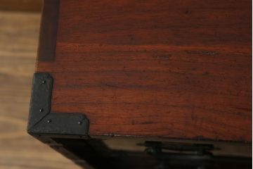 和製アンティーク　黒漆塗り　上手物!凝ったつくりの厚手金具が存在感を放つ庄内小箪笥(庄内箪笥、小物収納、収納箪笥、和タンス)(R-060777)